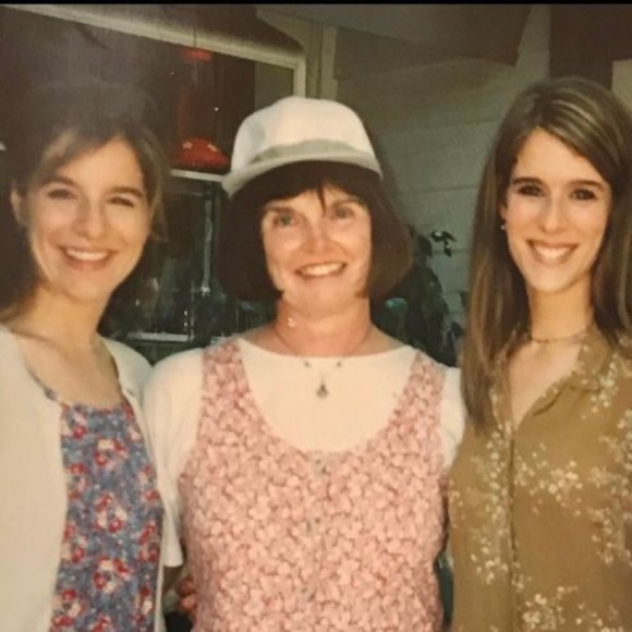 Meet your Posher, Laurie - Picture 1 of 1